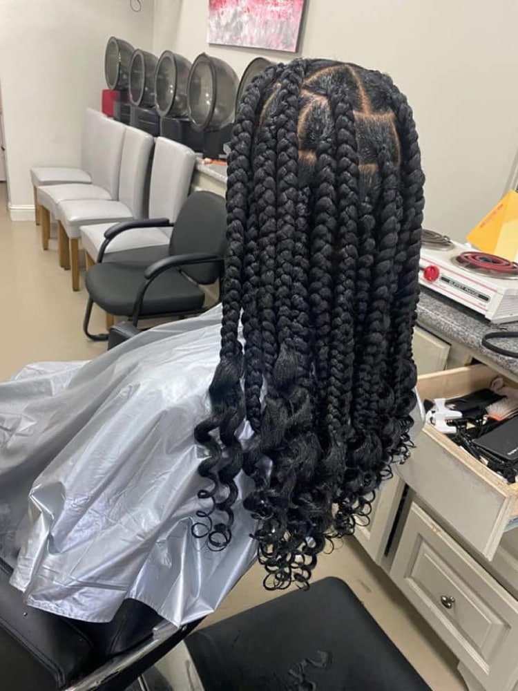 Jumbo Knotless Braids With Curly Ends