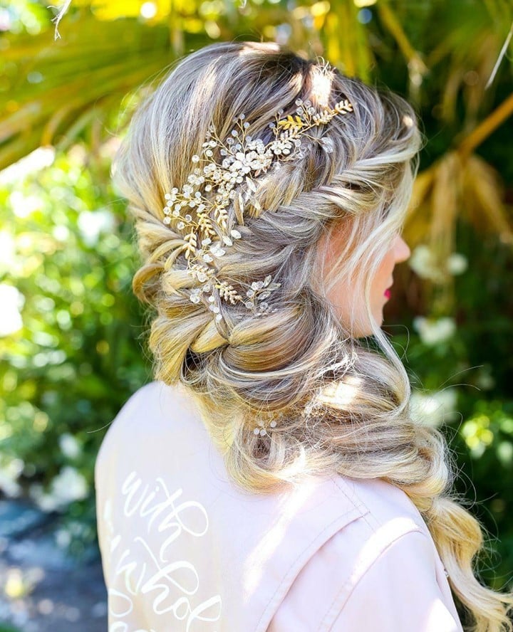 Picture of Chunky Side Braid as a hairstyle with braids on the side